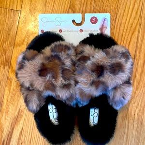 Jessica Simpson leopard fuzzy slippers NWT (size small)